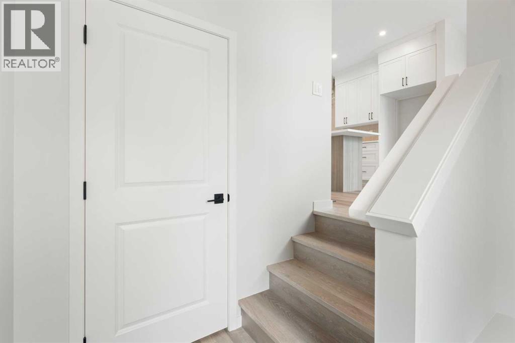 Photo 17 of 938 Livingston View Ne, Calgary AB
