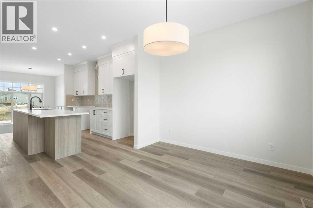 Photo 13 of 938 Livingston View Ne, Calgary AB