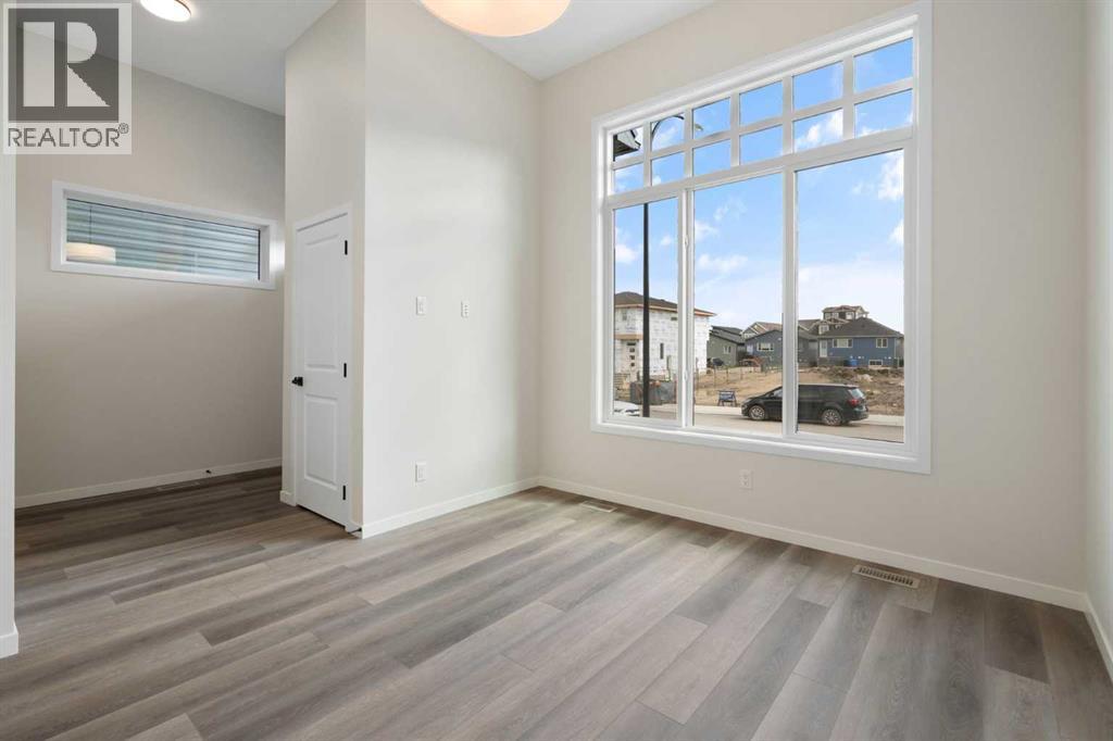 Photo 5 of 938 Livingston View Ne, Calgary AB