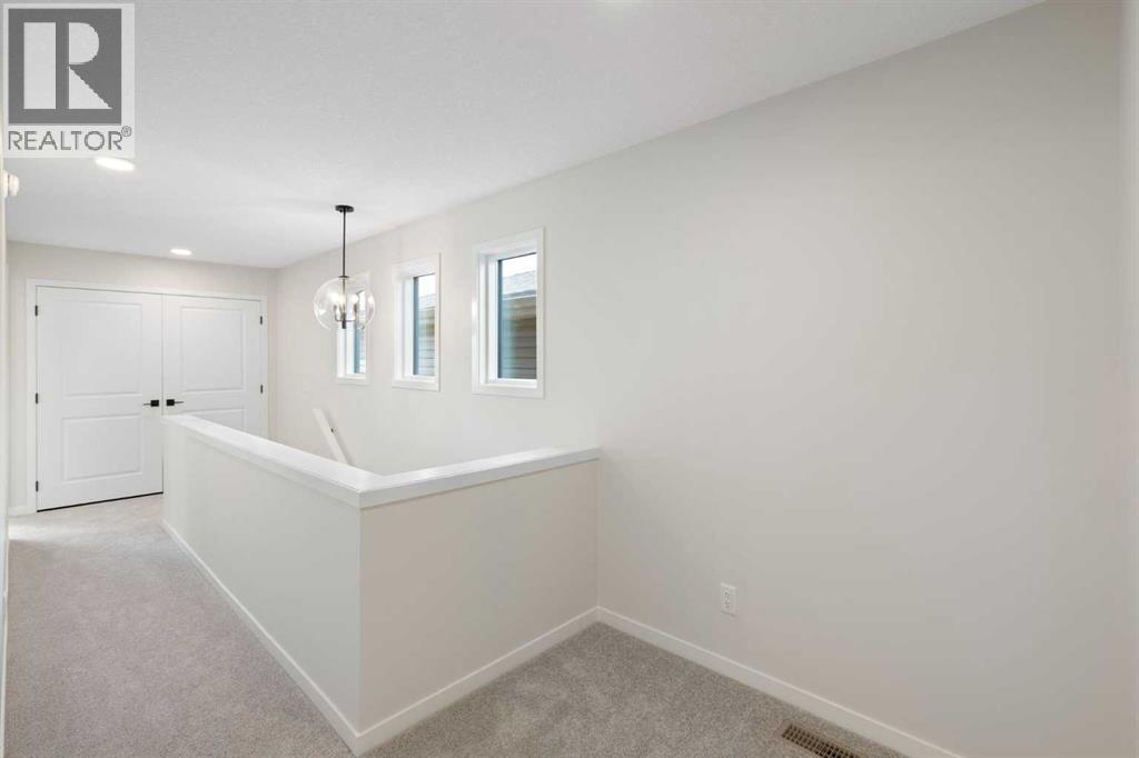 Photo 20 of 938 Livingston View Ne, Calgary AB