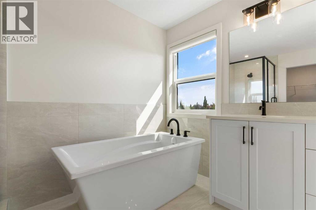 Photo 40 of 266 West Grove Lane Sw, Calgary AB