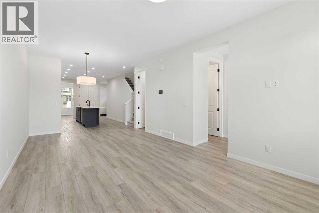 Photo 17 of 580 Rowmont Boulevard Nw, Calgary AB