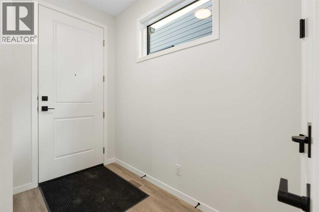 Photo 3 of 580 Rowmont Boulevard Nw, Calgary AB