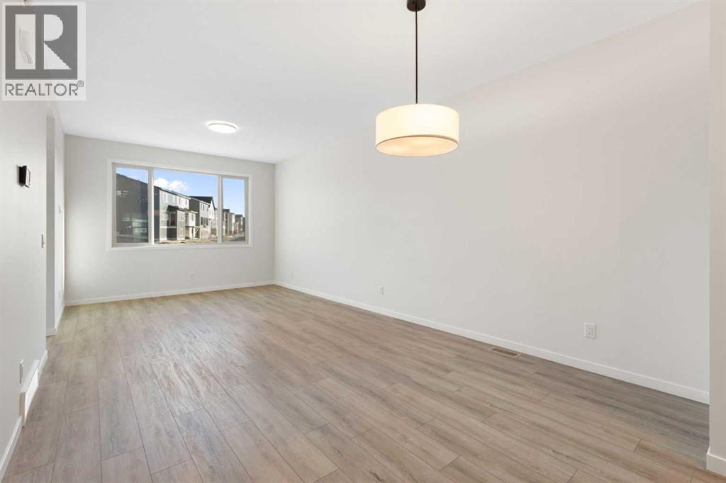 Photo 14 of 580 Rowmont Boulevard Nw, Calgary AB