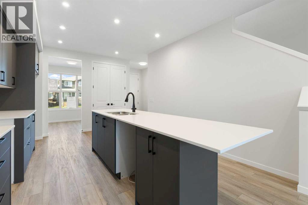 Photo 8 of 580 Rowmont Boulevard Nw, Calgary AB