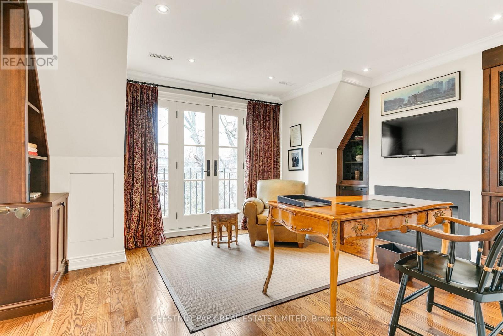 Photo 34 of 68 Rowanwood Avenue, Toronto ON