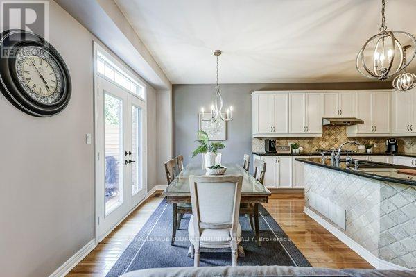 Photo 14 of 61 Deerwood Crescent, Richmond Hill ON