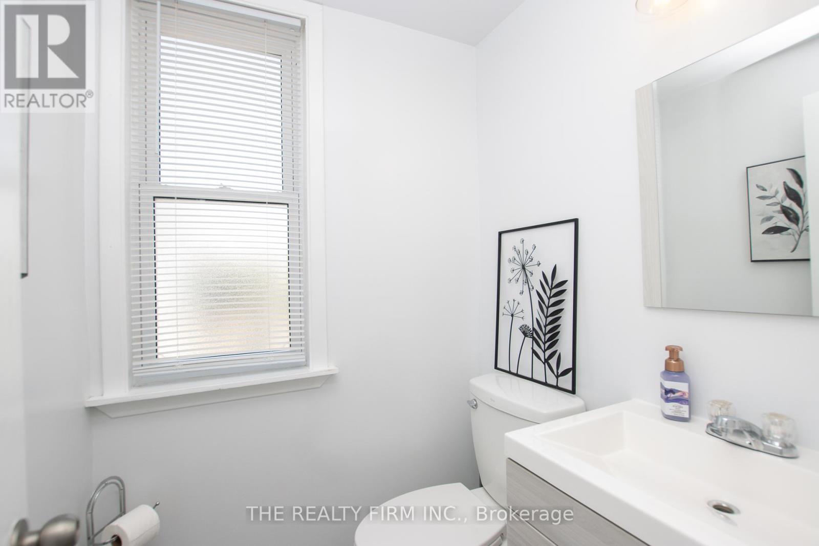 Photo 18 of 428 Saul Street, London East ON
