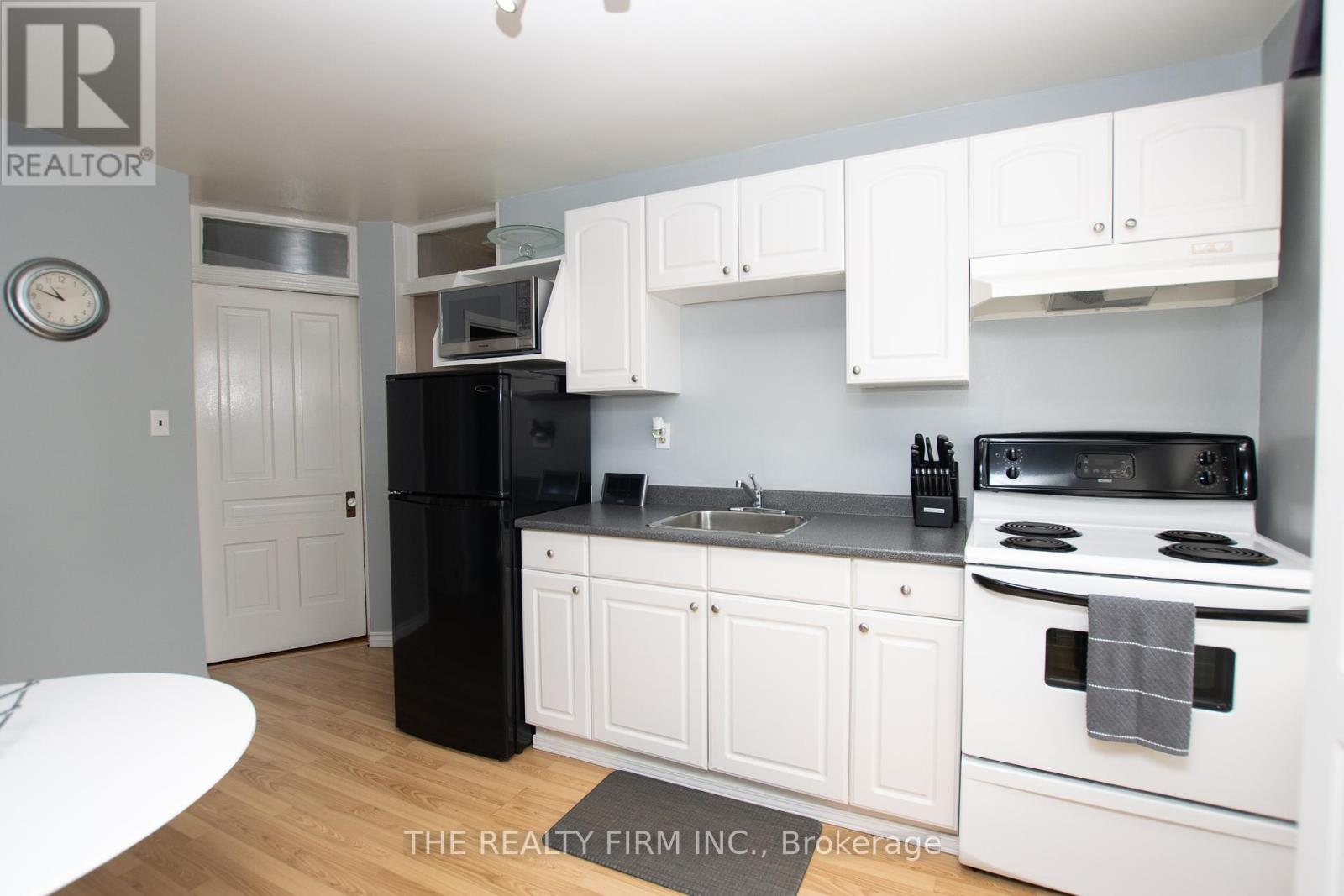 Photo 27 of 428 Saul Street, London East ON