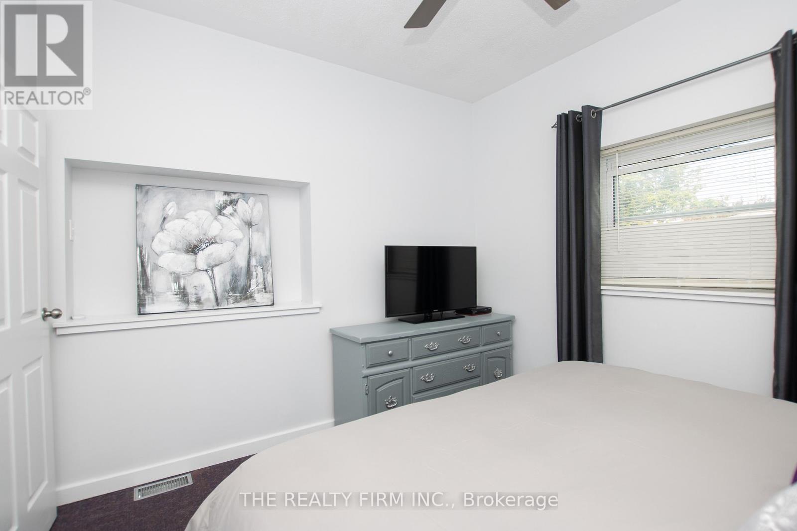 Photo 7 of 428 Saul Street, London East ON