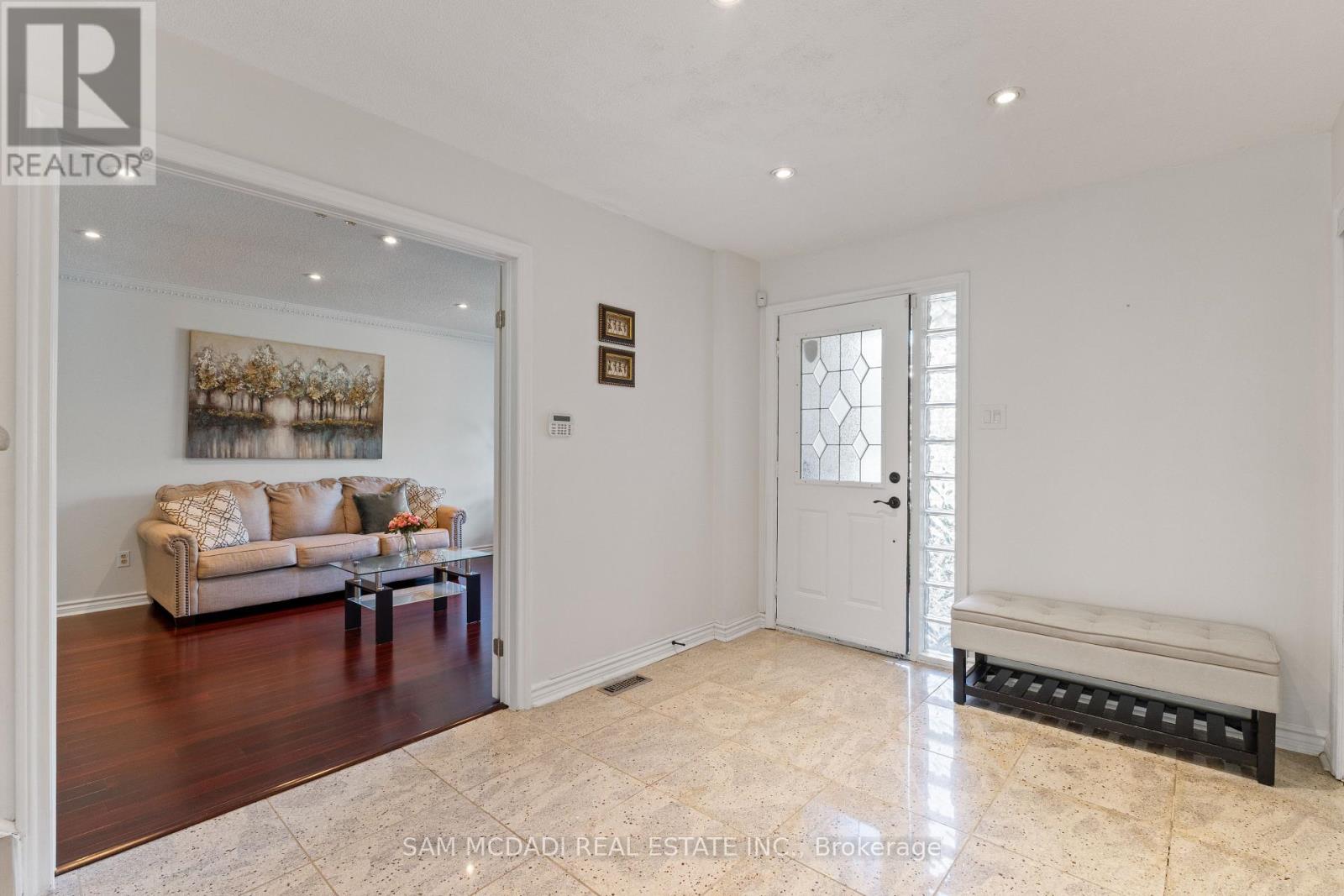 Photo 3 of 3068 Prentiss Road, Mississauga ON