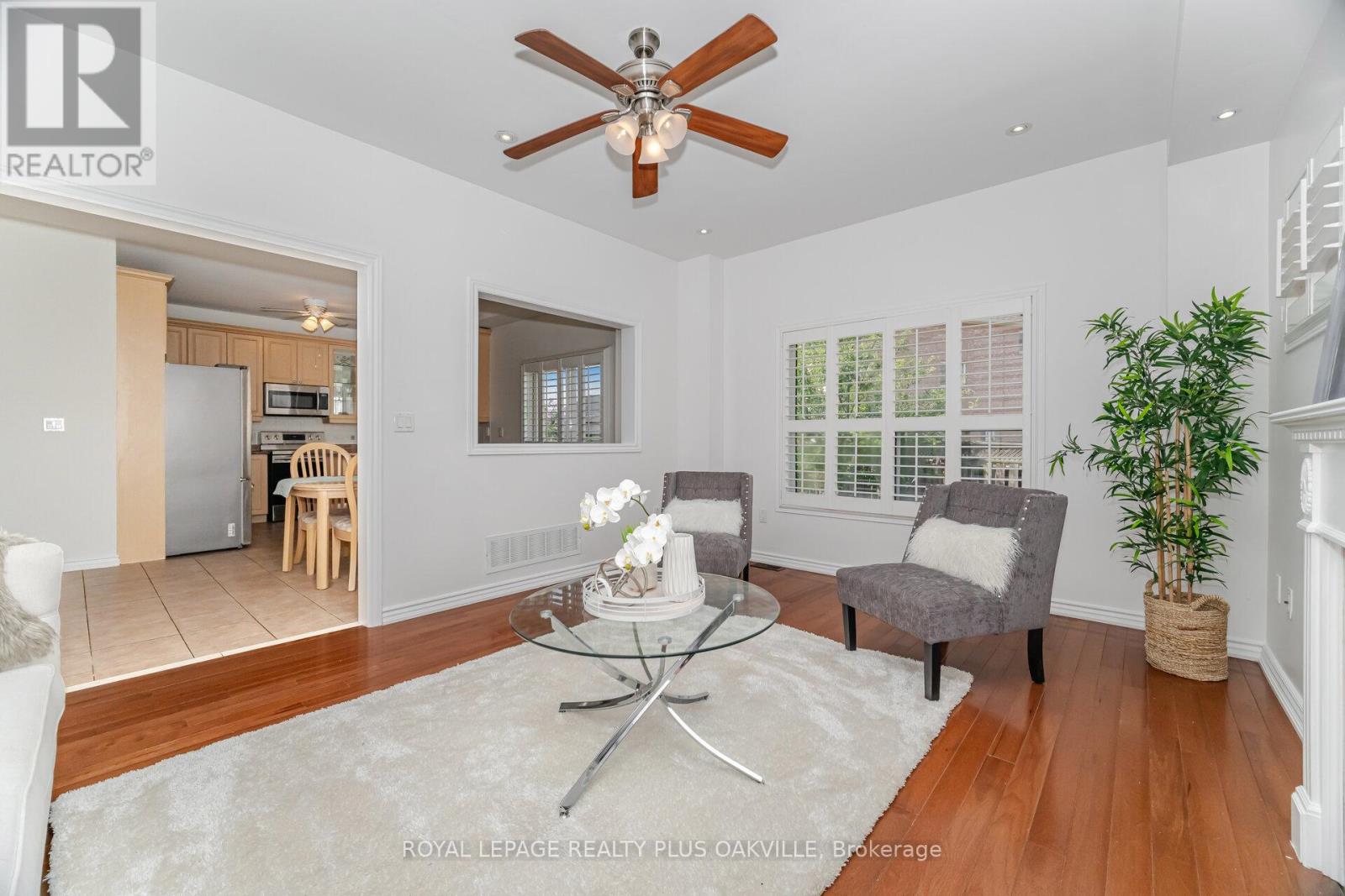 Photo 18 of 110 Earlsbridge Boulevard, Brampton ON