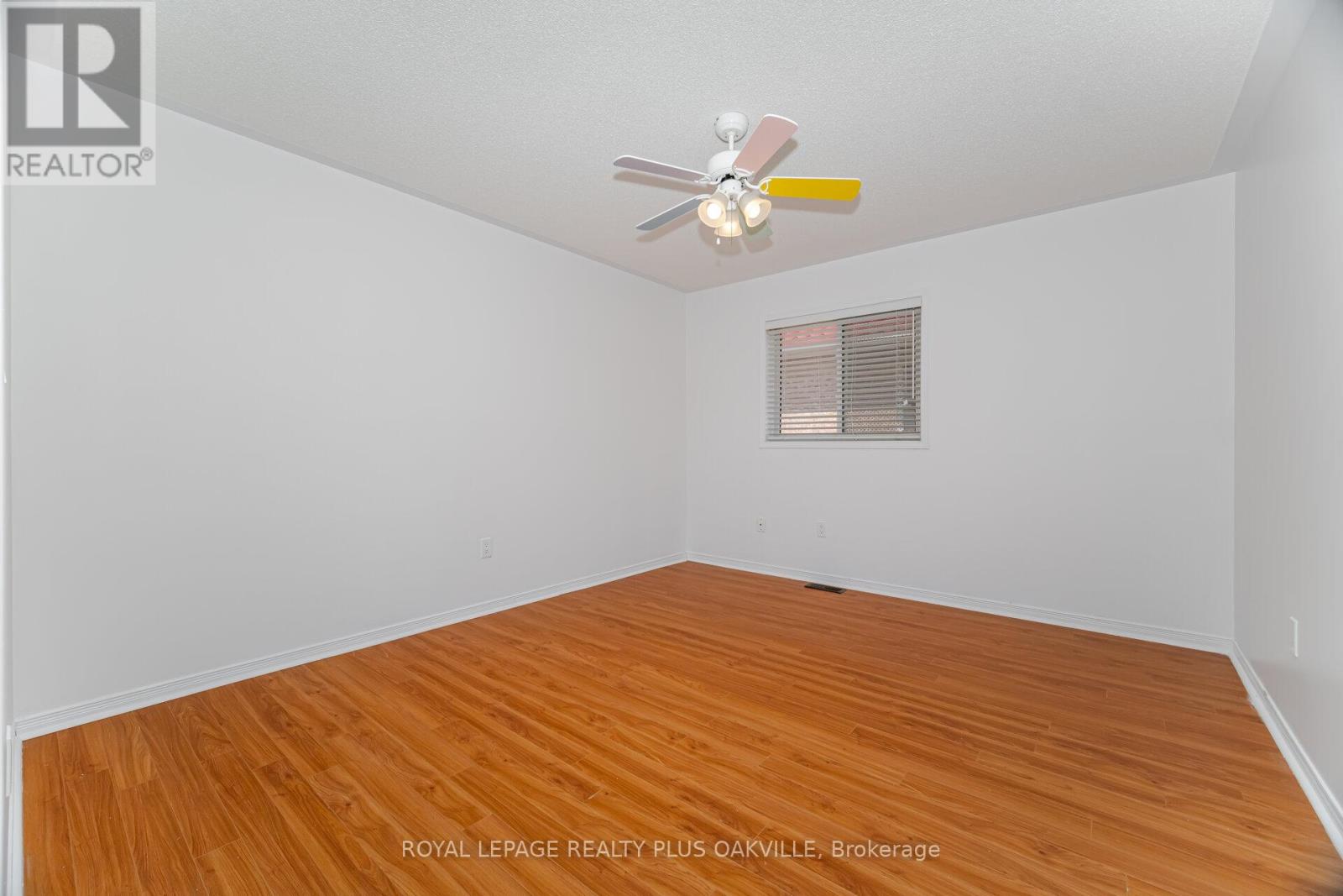 Photo 30 of 110 Earlsbridge Boulevard, Brampton ON