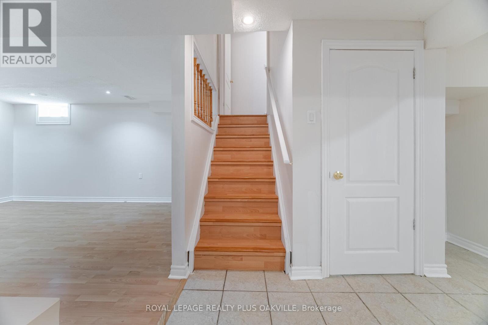 Photo 35 of 110 Earlsbridge Boulevard, Brampton ON