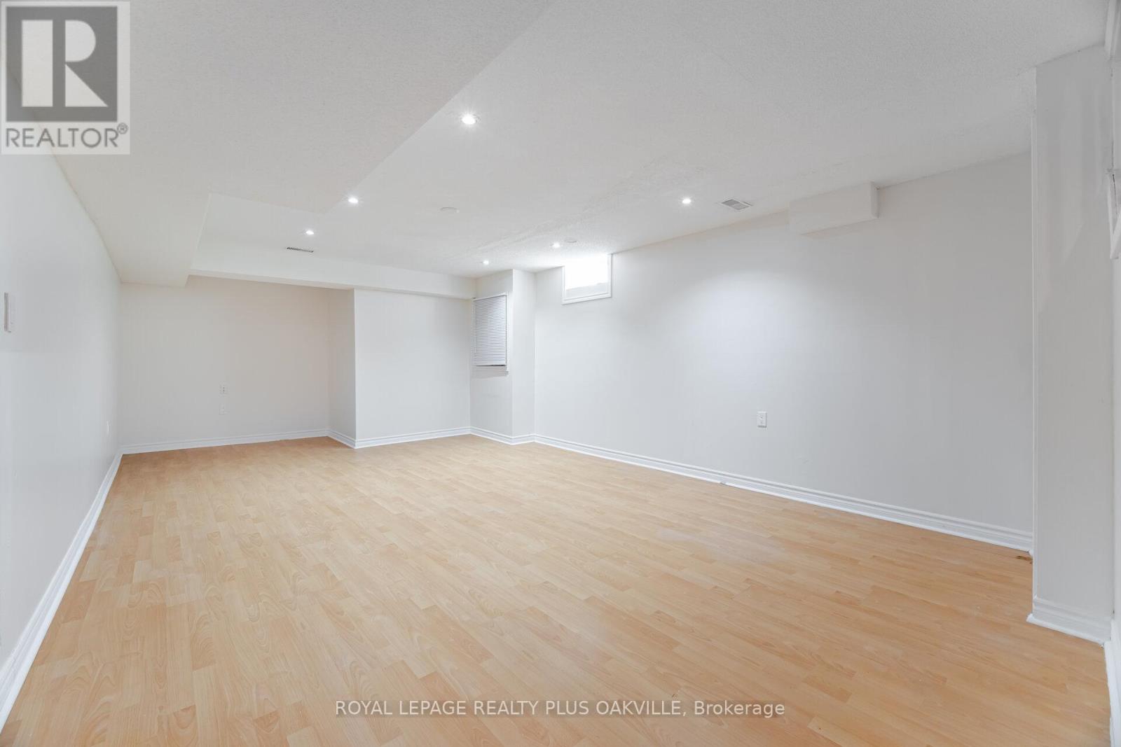 Photo 36 of 110 Earlsbridge Boulevard, Brampton ON