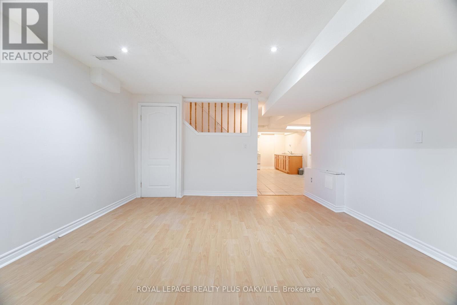 Photo 37 of 110 Earlsbridge Boulevard, Brampton ON