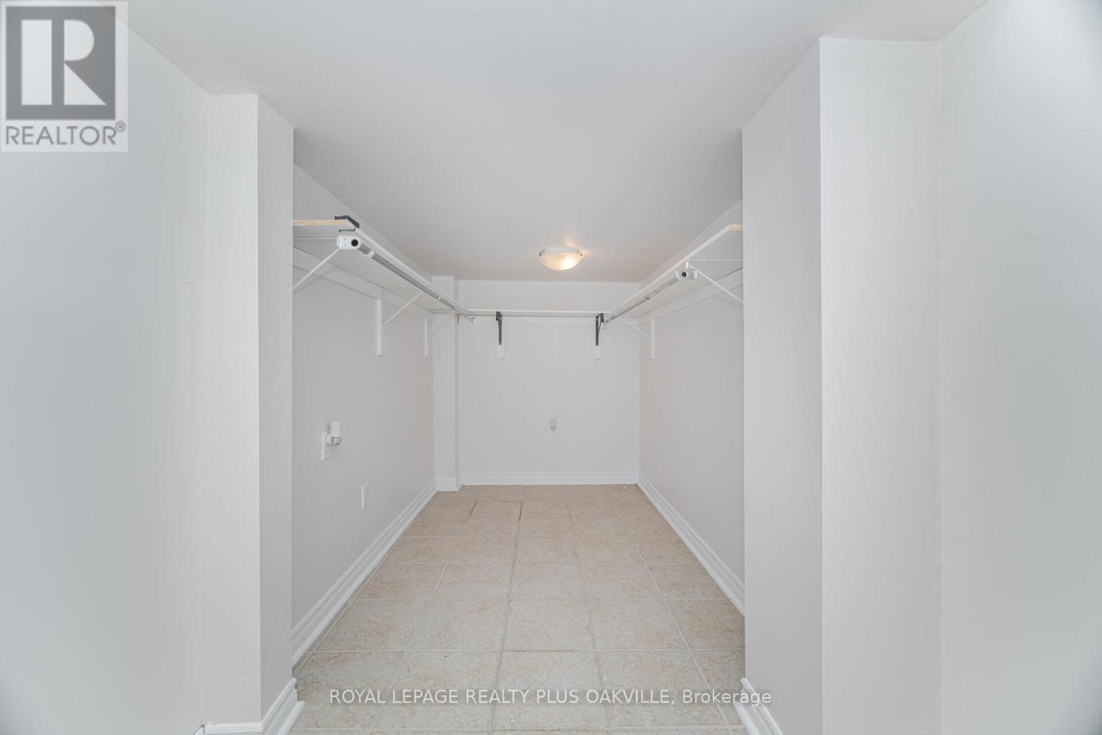 Photo 46 of 110 Earlsbridge Boulevard, Brampton ON