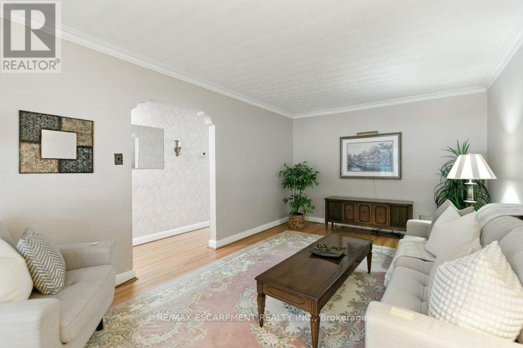 Photo 12 of 2230 Courtland Drive, Burlington ON