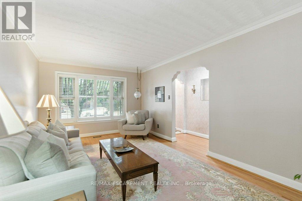 Photo 13 of 2230 Courtland Drive, Burlington ON