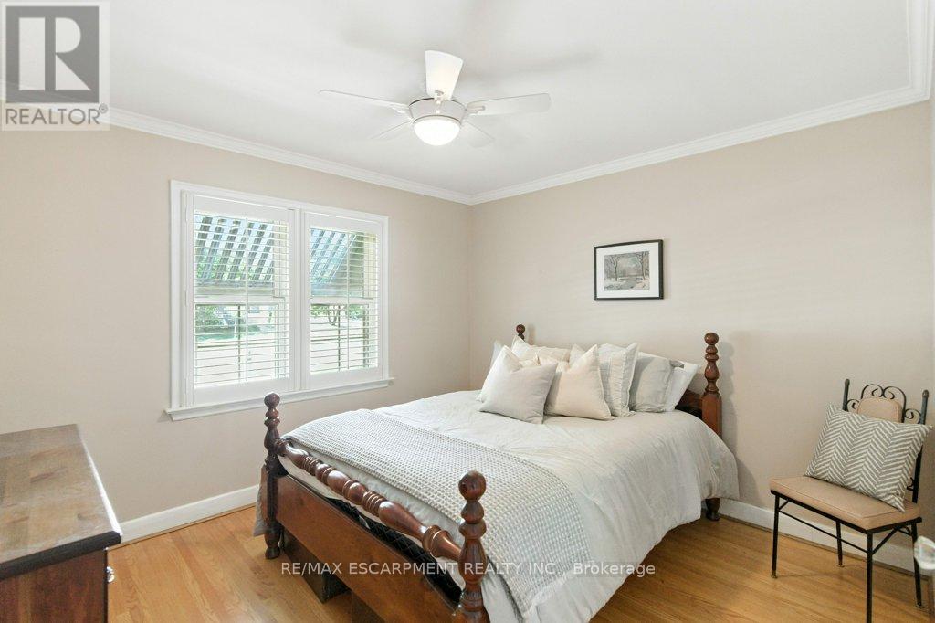 Photo 23 of 2230 Courtland Drive, Burlington ON