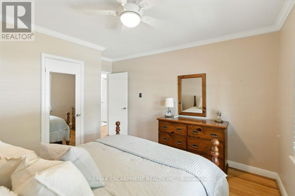 Photo 24 of 2230 Courtland Drive, Burlington ON