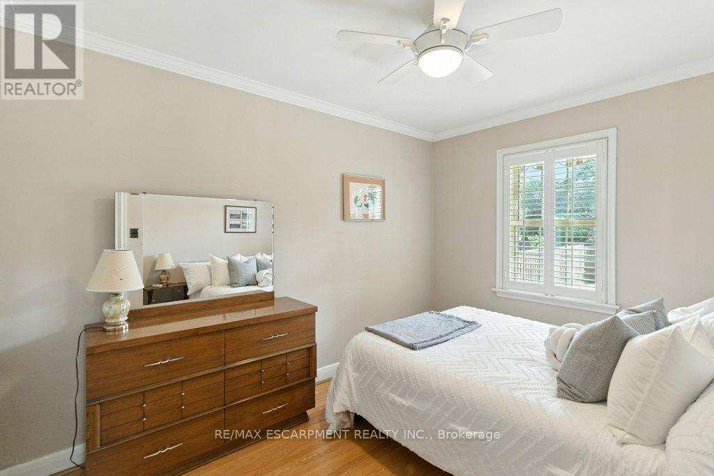 Photo 25 of 2230 Courtland Drive, Burlington ON