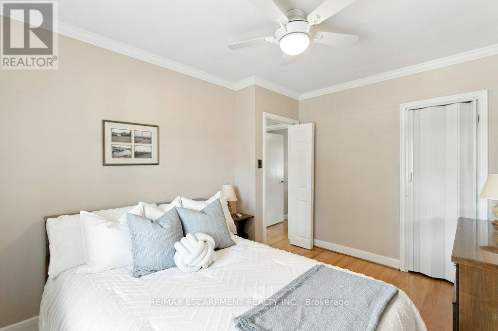 Photo 26 of 2230 Courtland Drive, Burlington ON