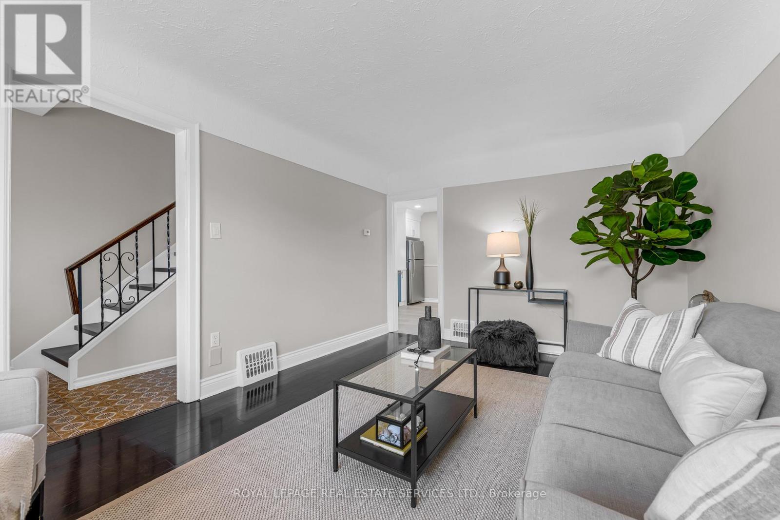 Photo 2 of 294 Cope Street, Hamilton ON