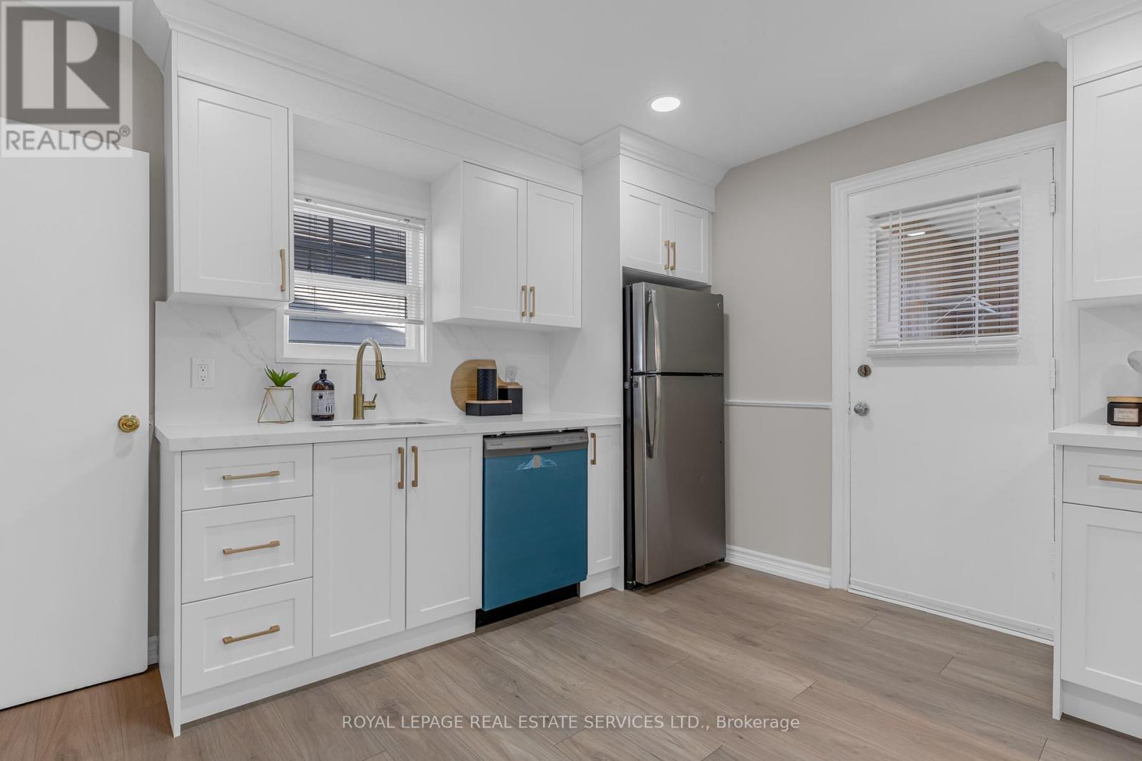 Photo 4 of 294 Cope Street, Hamilton ON