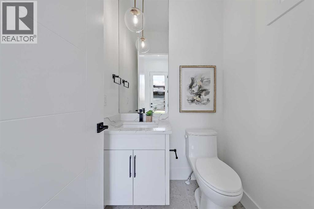 Photo 15 of 5006 22 Street Sw, Calgary AB