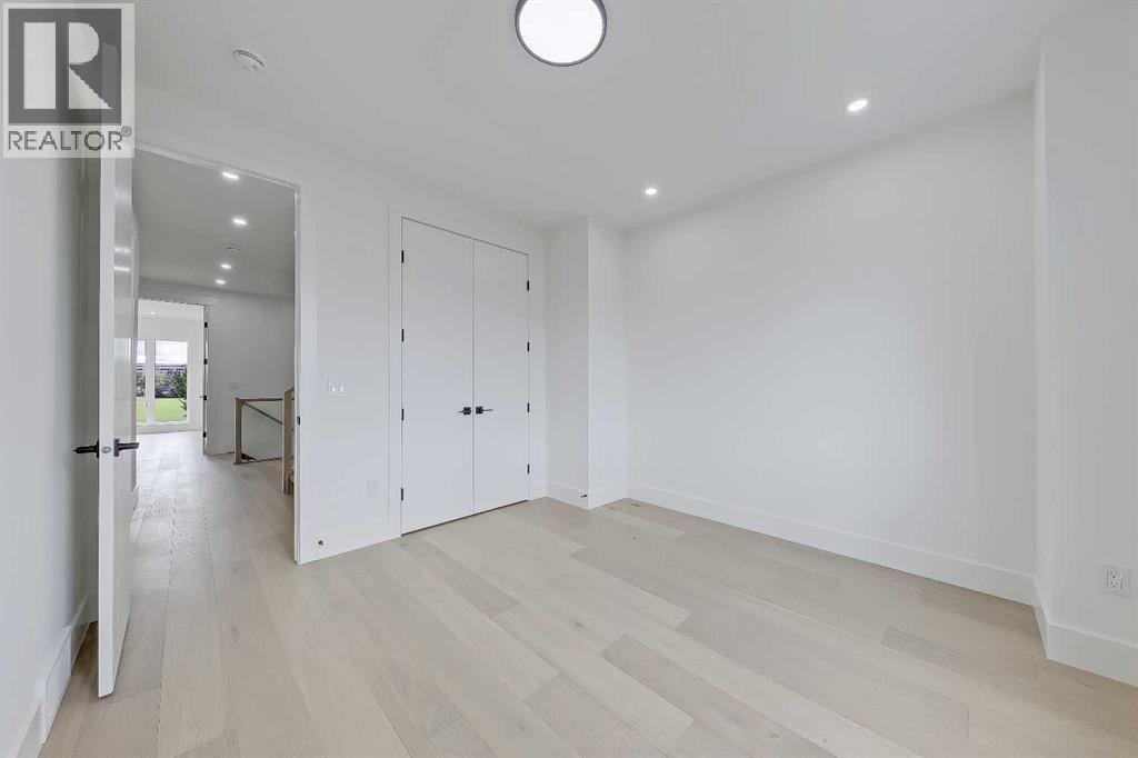 Photo 18 of 5006 22 Street Sw, Calgary AB
