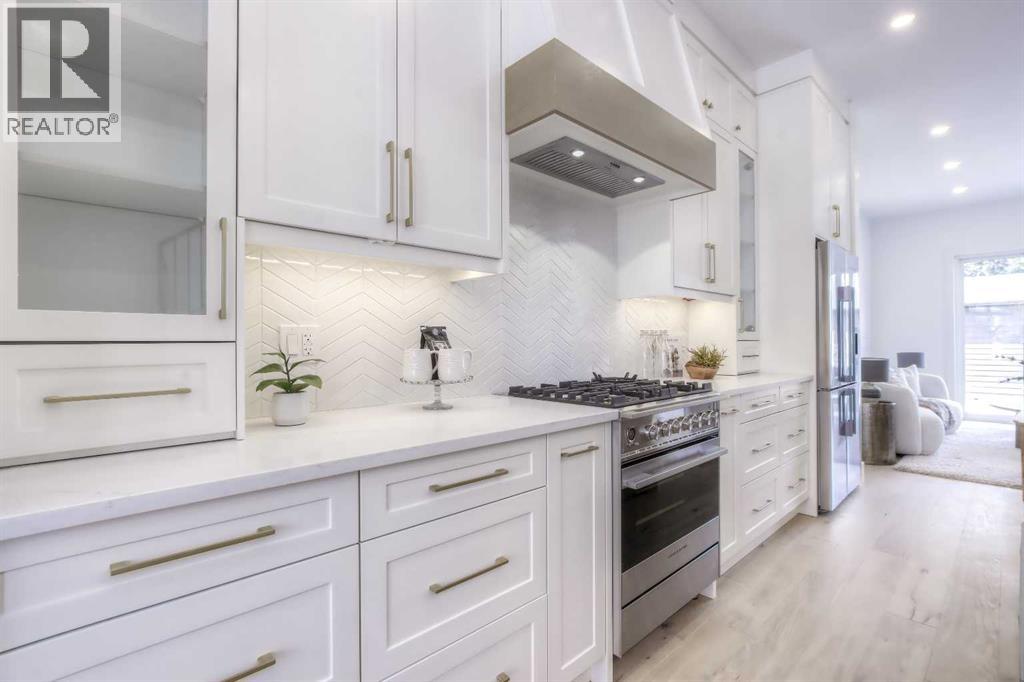 Photo 7 of 2833 25 A Street Sw, Calgary AB