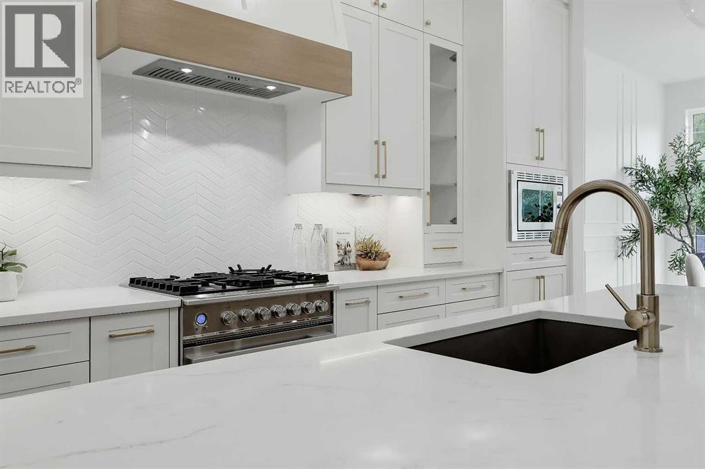 Photo 10 of 2833 25 A Street Sw, Calgary AB
