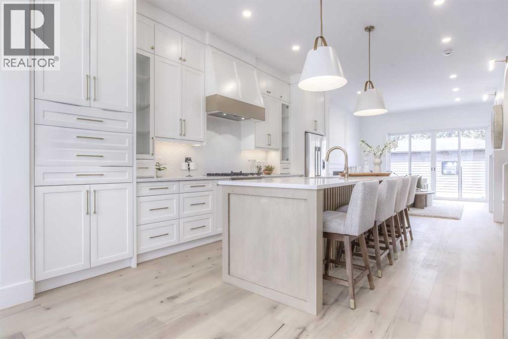 Photo 5 of 2833 25 A Street Sw, Calgary AB