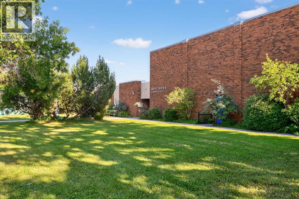 Photo 9 of 3012 30 Avenue Se, Calgary AB