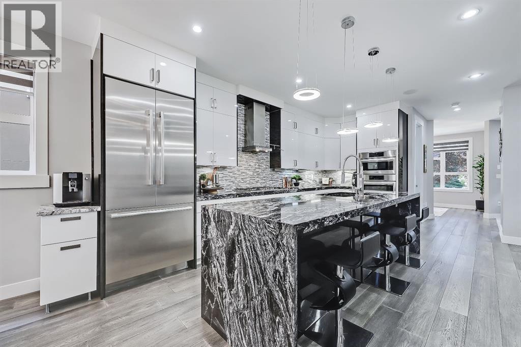 Photo 4 of 1732 24 A Street Sw, Calgary AB