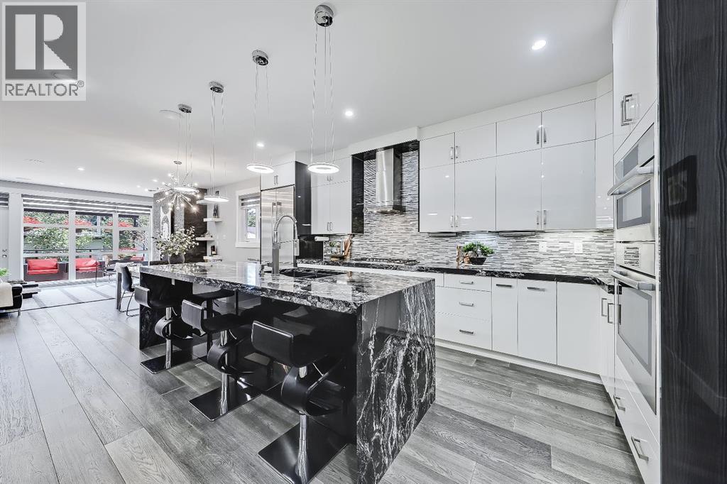 Photo 3 of 1732 24 A Street Sw, Calgary AB