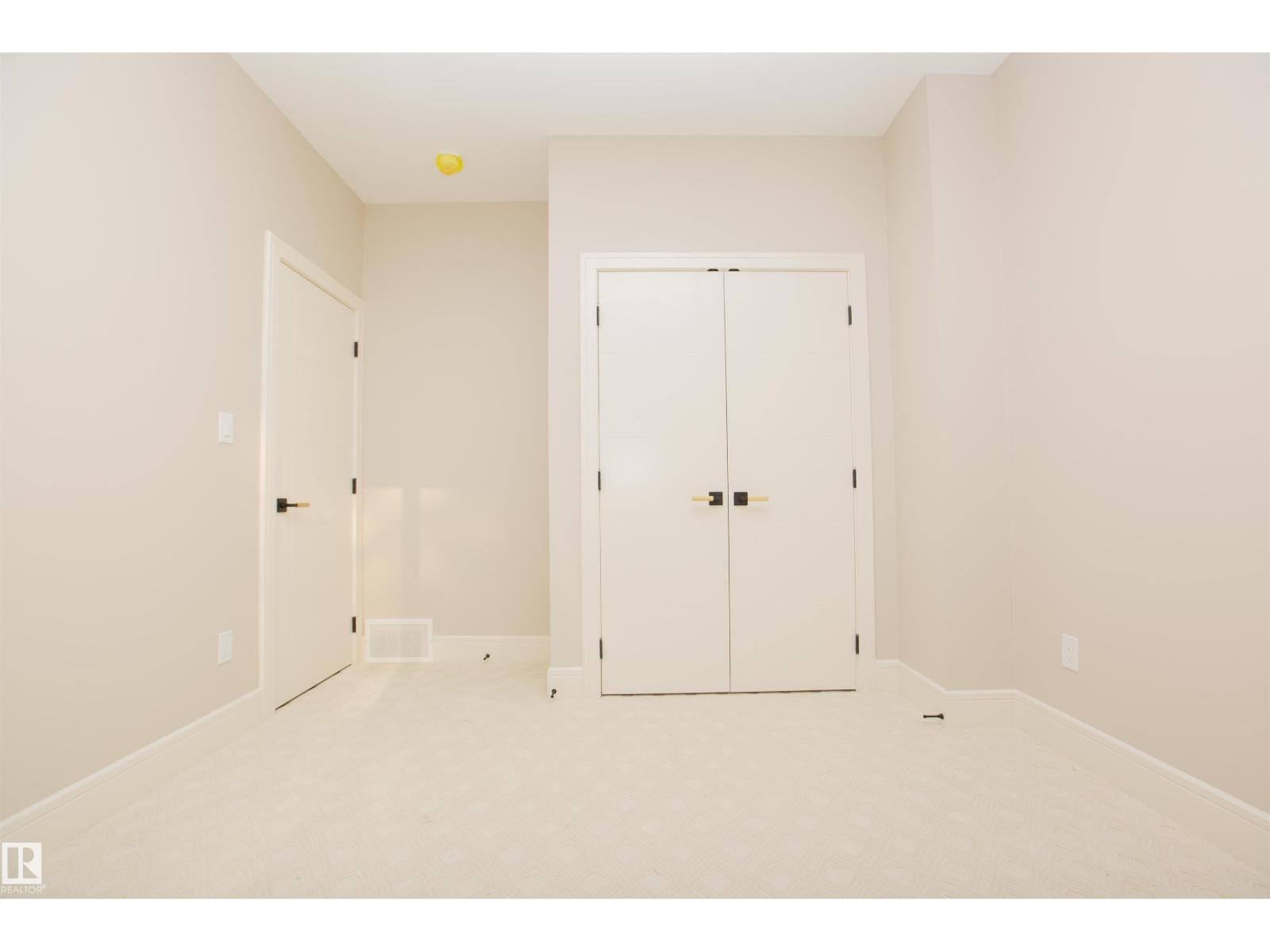Photo 17 of 9127 143 St Nw, Edmonton AB