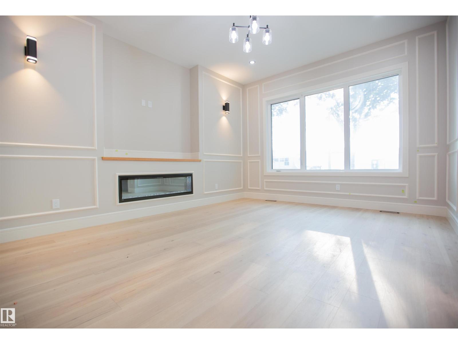 Photo 2 of 9127 143 St Nw, Edmonton AB