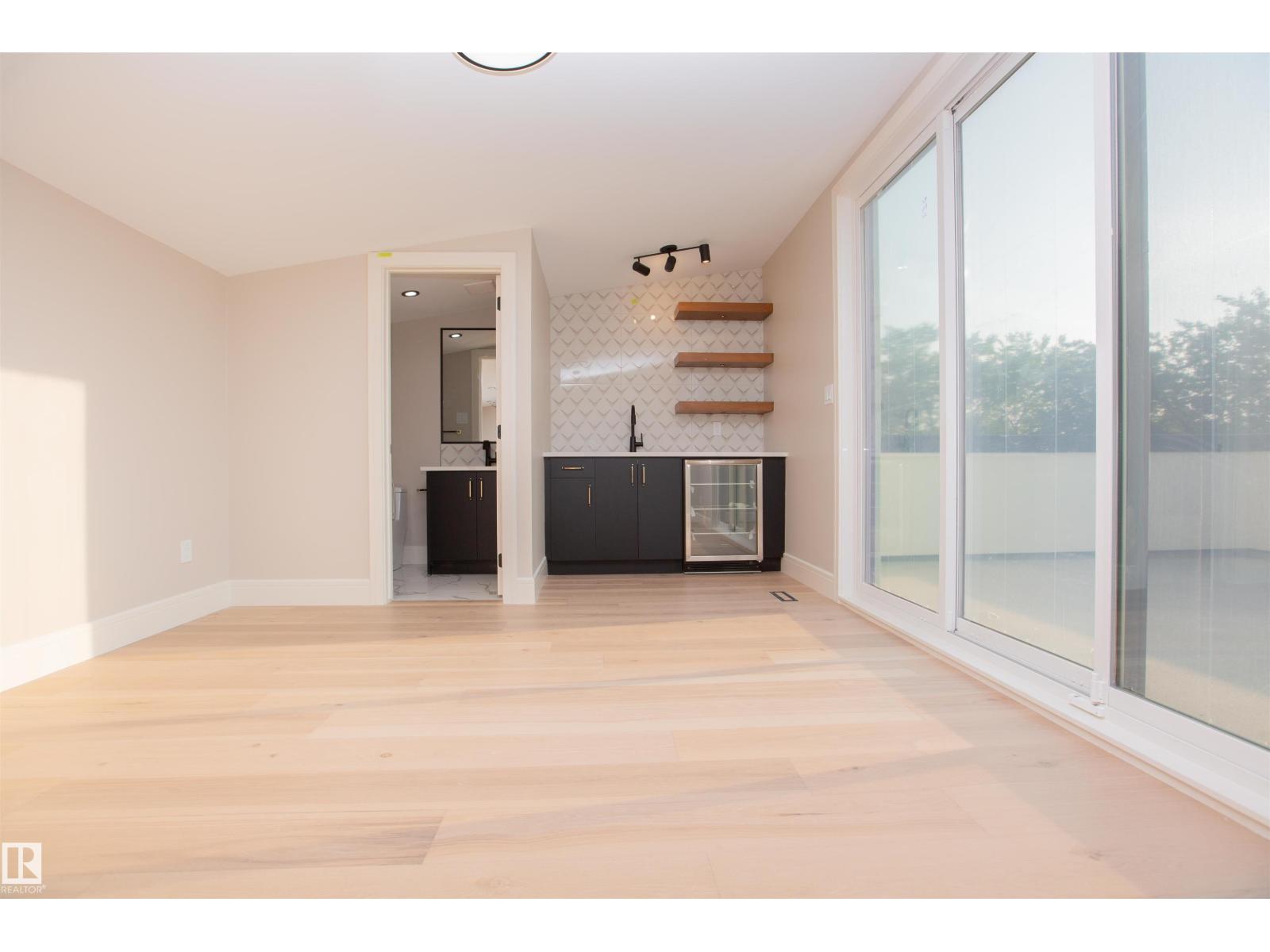 Photo 28 of 9127 143 St Nw, Edmonton AB