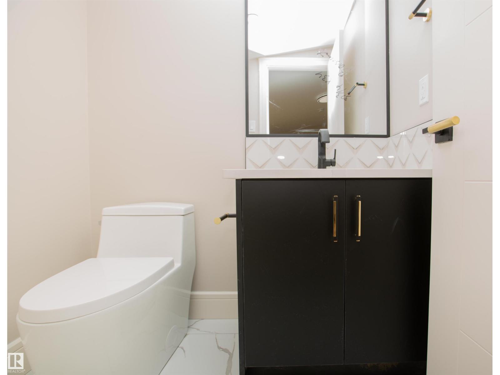 Photo 32 of 9127 143 St Nw, Edmonton AB