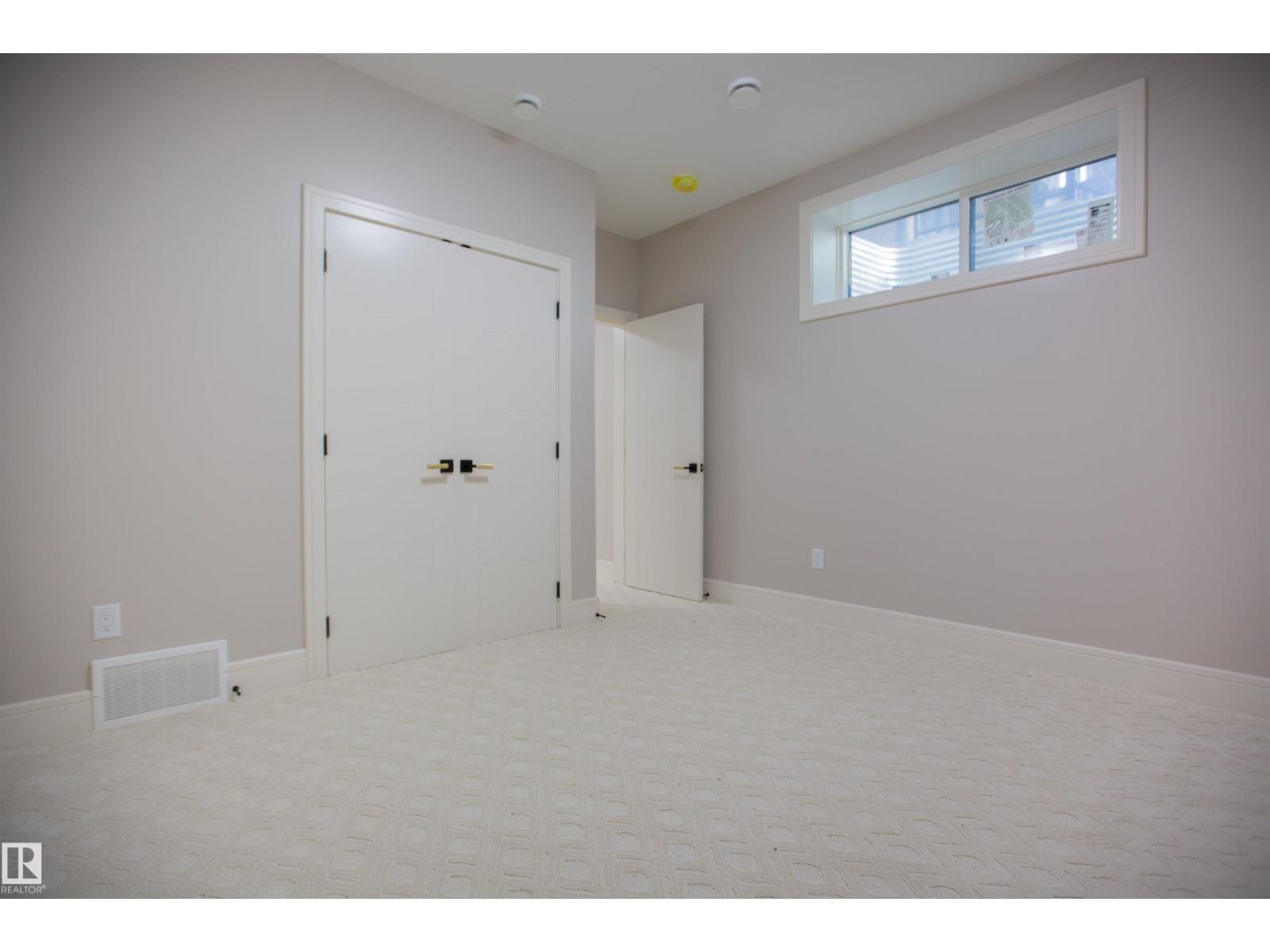 Photo 38 of 9127 143 St Nw, Edmonton AB