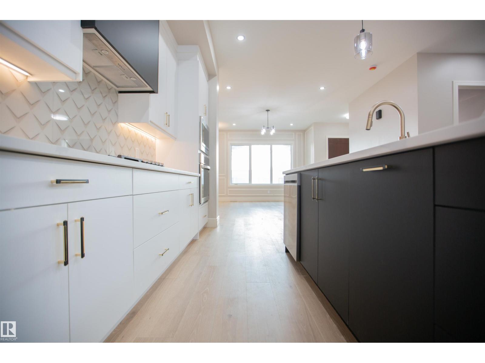Photo 6 of 9127 143 St Nw, Edmonton AB
