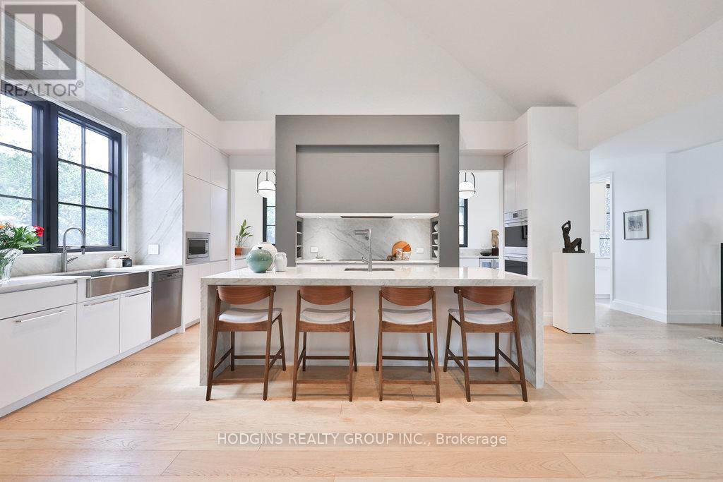 Photo 12 of 238 Mineola Road W, Mississauga ON