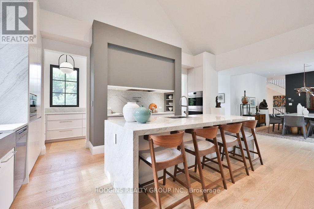Photo 13 of 238 Mineola Road W, Mississauga ON