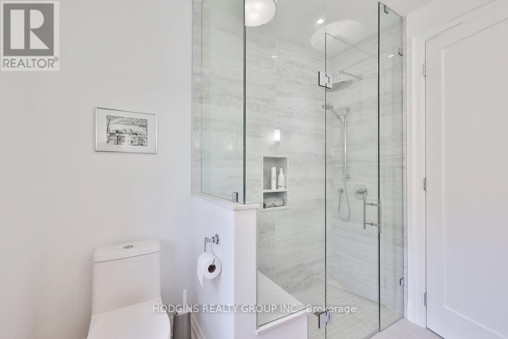 Photo 32 of 238 Mineola Road W, Mississauga ON
