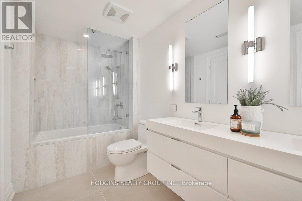 Photo 38 of 238 Mineola Road W, Mississauga ON