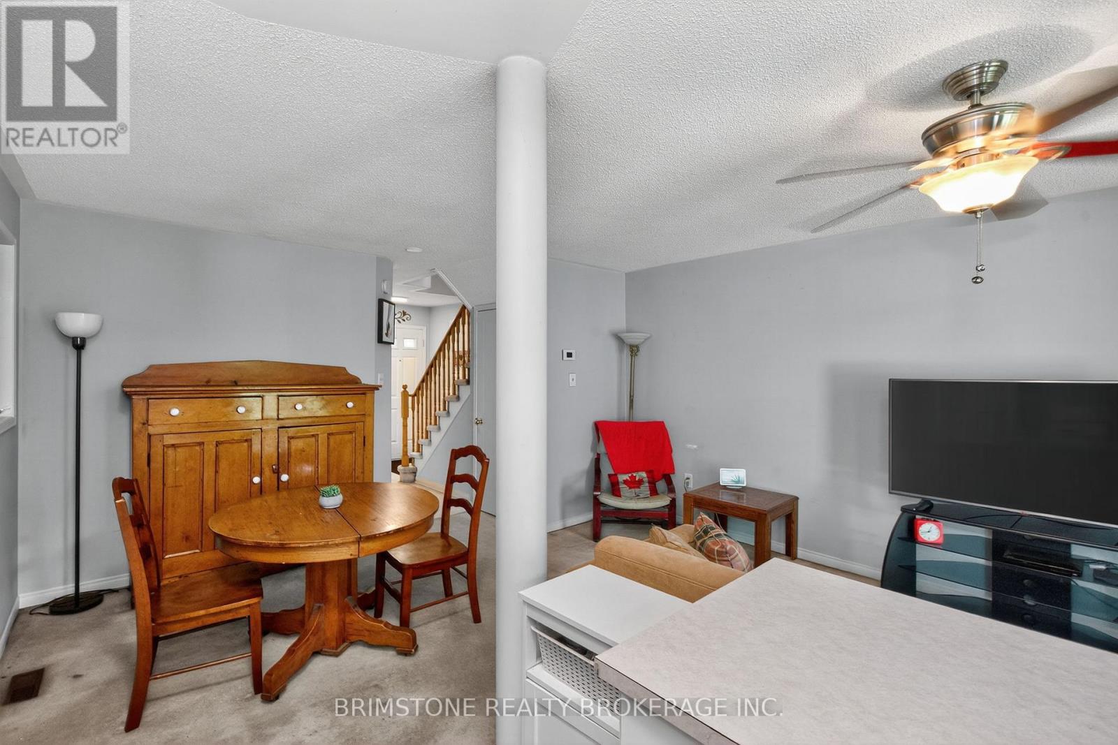 Photo 10 of 58 Cedarwood Crescent, Brampton ON