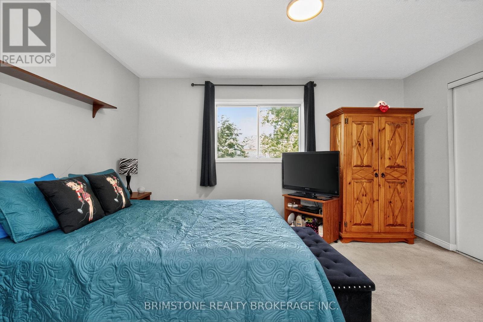 Photo 11 of 58 Cedarwood Crescent, Brampton ON