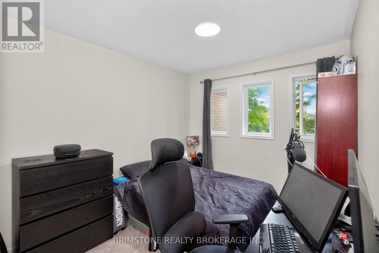 Photo 14 of 58 Cedarwood Crescent, Brampton ON